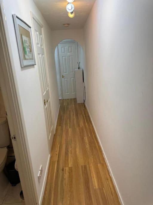 A Cozy Apartment In Barking Barking  Bagian luar foto